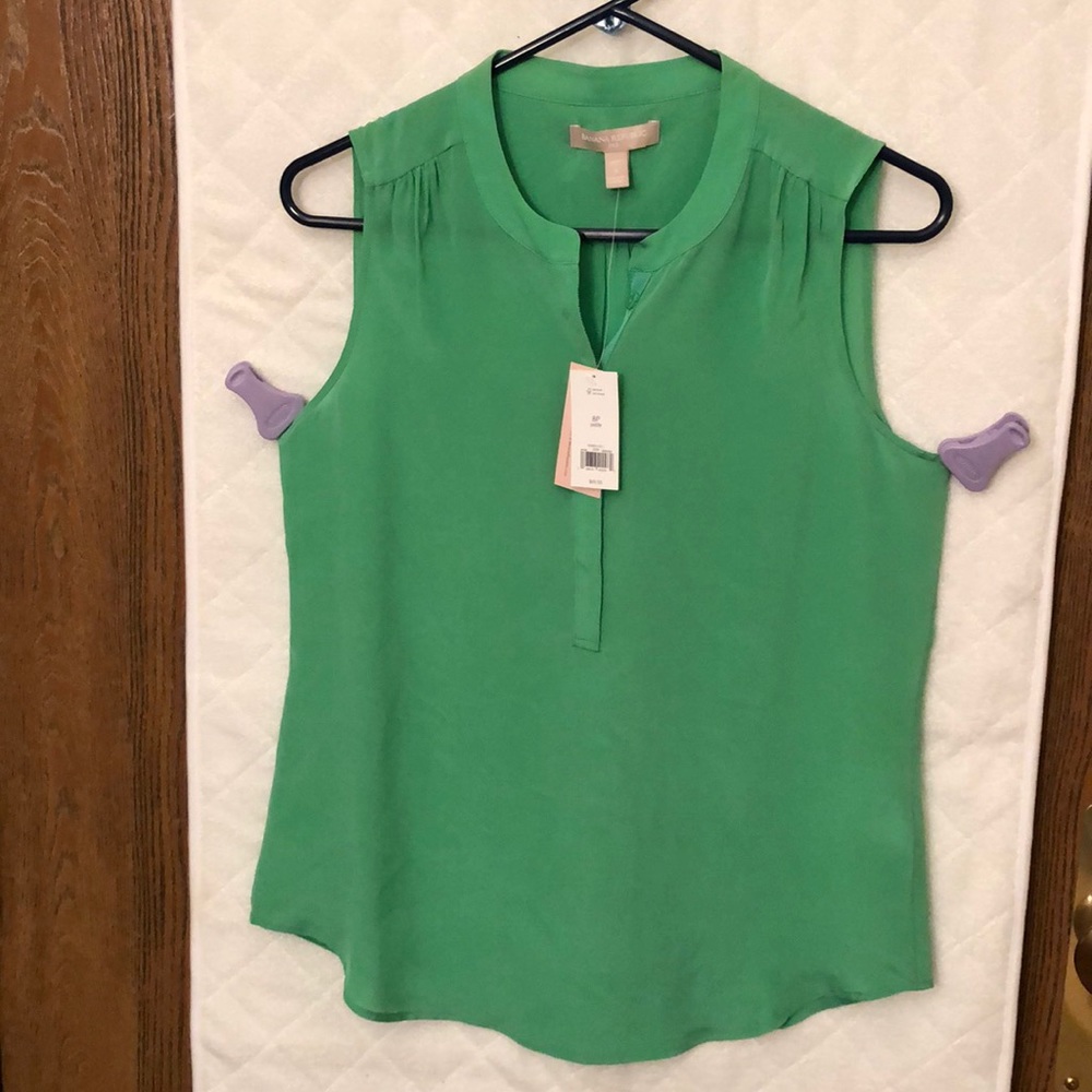 Banana republic silk green Blouse women’s 8 petite